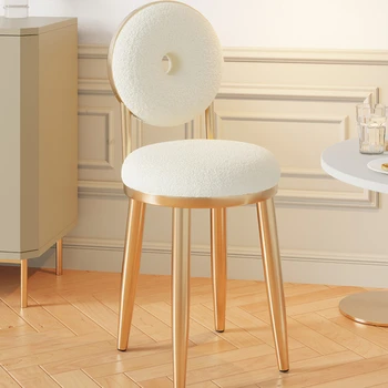 Обеденный стул Warm Creamy Breeze с дизайнерской спинкой в виде пончика, современная минималистская мебель из мягкой ткани из шерсти ягненка